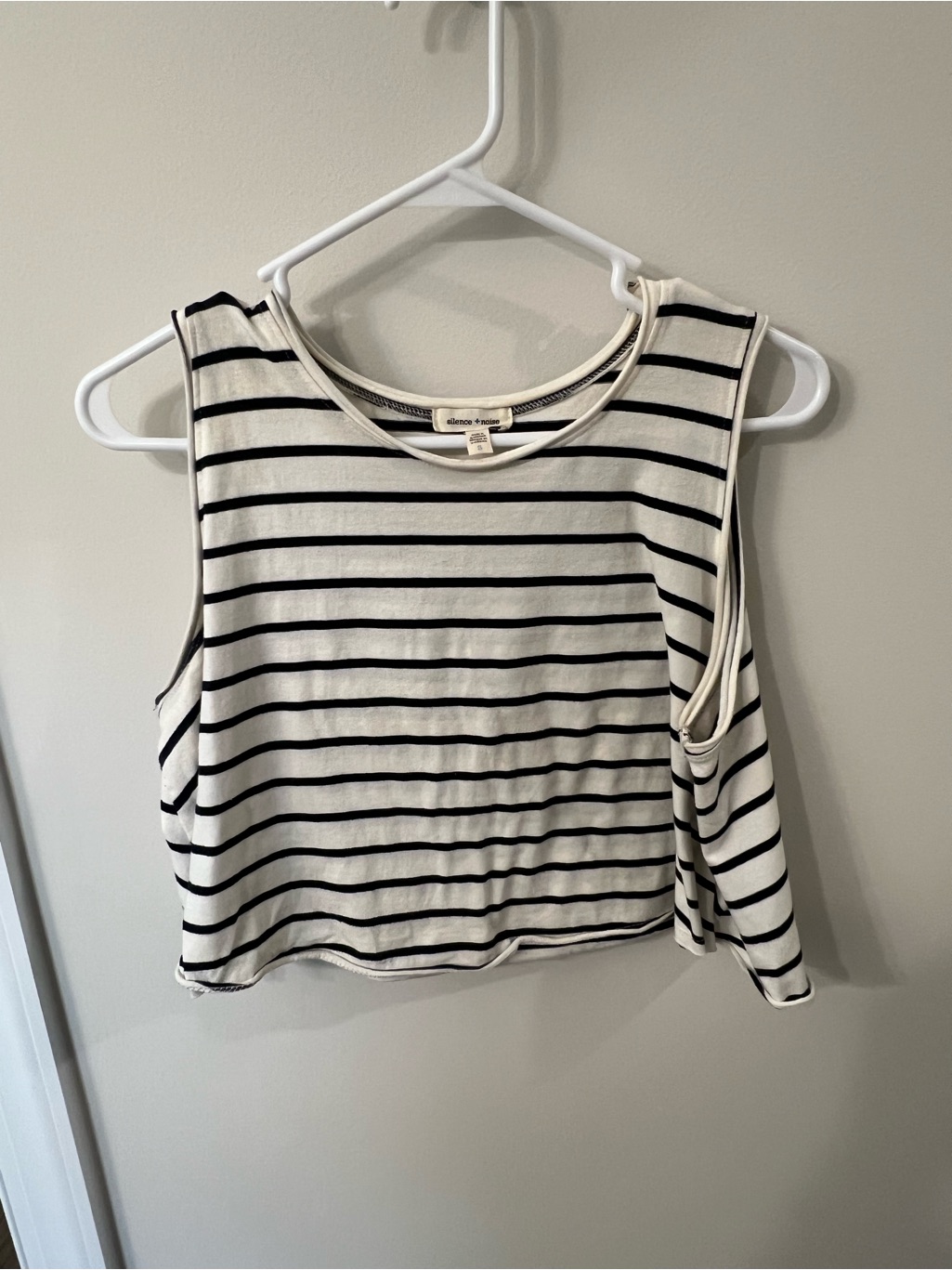 Striped Sleeveless Crop Tank Top - Black & White